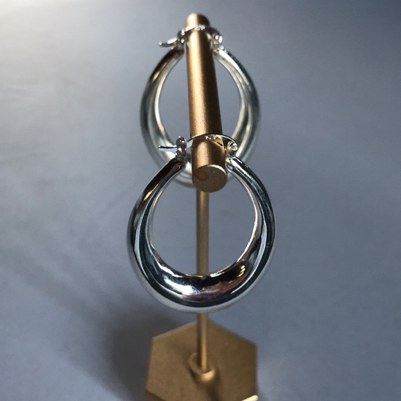 New! Silver Hoop Earrings - Picture 5 of 12